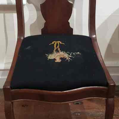 CHAIR, MAHOGANY, SMALL.