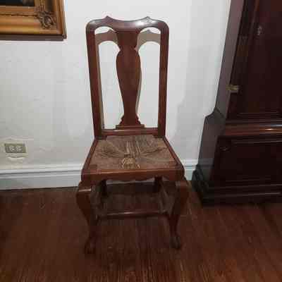 CEDAR QUEEN ANN CHAIR