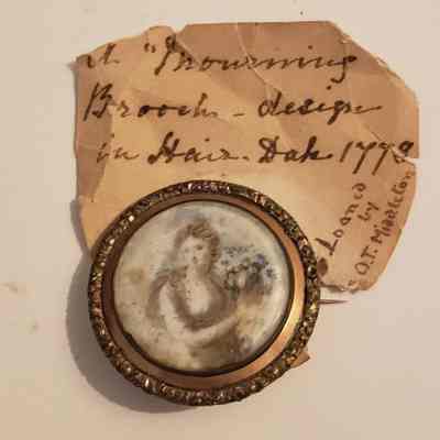 MOURNING BROOCH