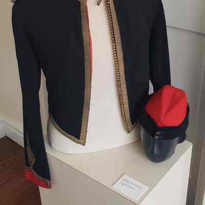 MESS JACKET AND CAP
