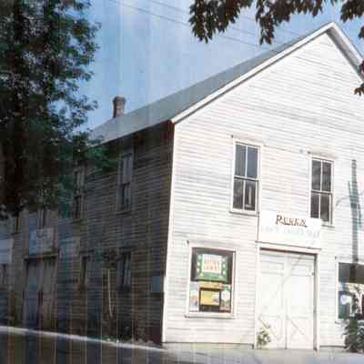 PH-0803b-Early Rugen Lawn and Garden Shack