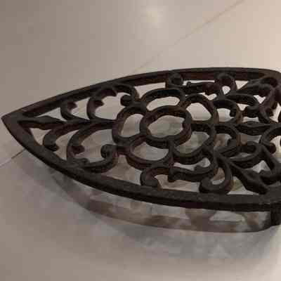 Trivet Rest for Pressing Iron
