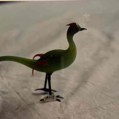 Glass figurine of flightless bird - green