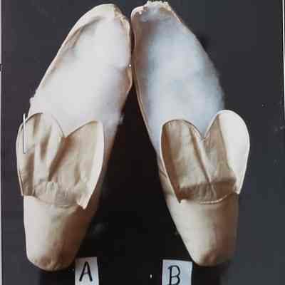White Leather - Low Heel Shoes - Large Tongue