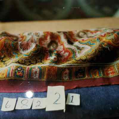 Pure Wool Paisley Scarf