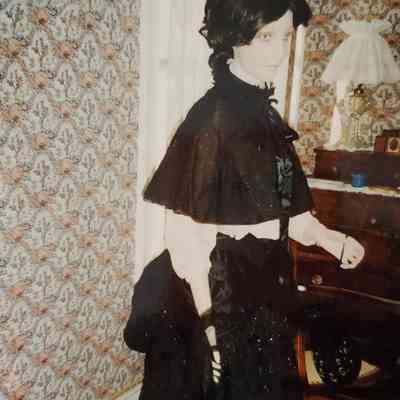 Bonnet and Capelet