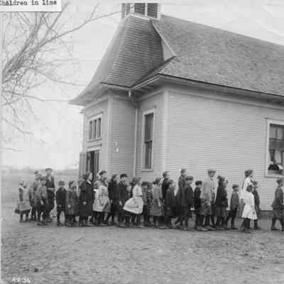 PH-0320: Rugen School Children going around building