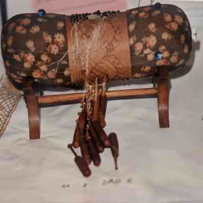 Lace loom