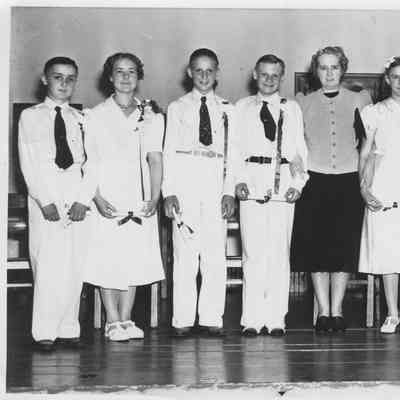 PH-2316-Rugen School 1939 graduating class