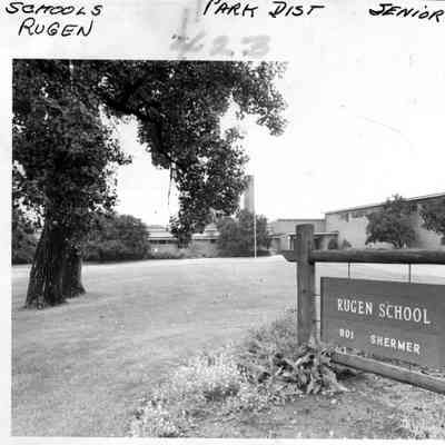 PH-1857-Rugen School (New, Dist. 34) - headquarters, senior activities 8-24-1978