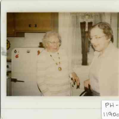 PH-1190a- Edna Rugen Brochard and Pearl Rogmen, granddaughter of Henry Rugen 1-10-1986