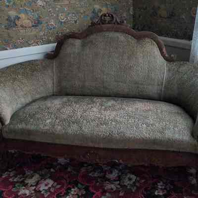 Rugen Family Sofa