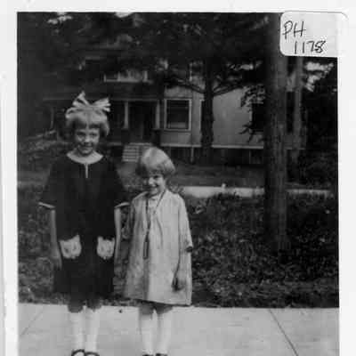 PH-1178-Jeanette (LT) and Betty