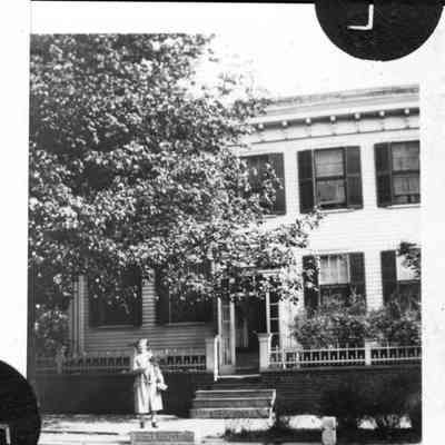 PH-1203b- Mother Fannie home