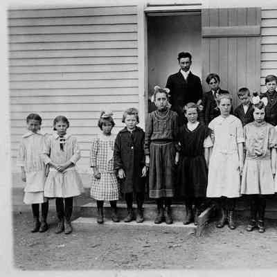 PH-0599b-Rugen School class 1912