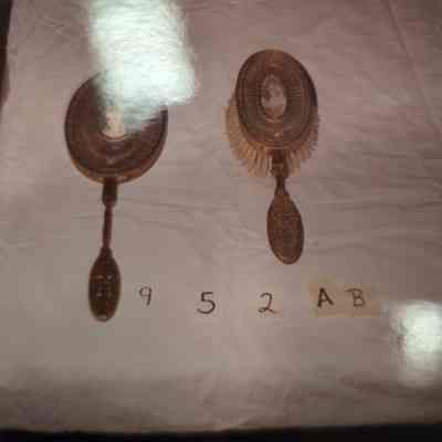 Hair accesories - Brush and mirror set