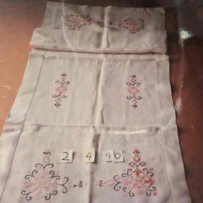 dresser scarf
