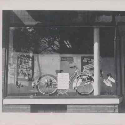Rugen Store Display