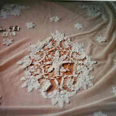 Net Bedspread and Bolster