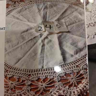 Round cotton tablecloth