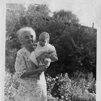 PH-1198a- Fannie Rugen holding infant