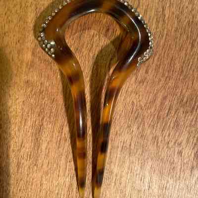 Rhinestoned Tortoiseshell Two Pronged Looped Hair Adornment