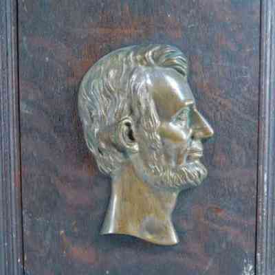 Abraham Lincoln [Brass Relief]