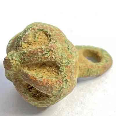 Spanish Doublet Button