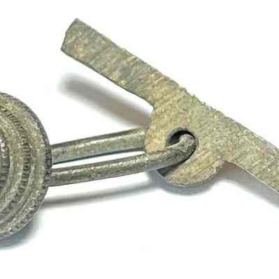 Spanish Cuff Button w/Complete Toggle