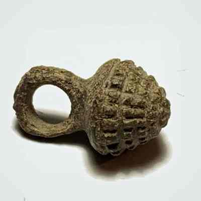 1600s Spanish Florida Spain French Acorn Doublet Button - Very Small #1 (102)