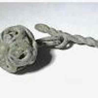 French Huguenot Button