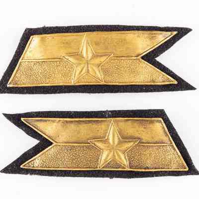 Navy Commodore Gold Long Pennant Collar Insignia