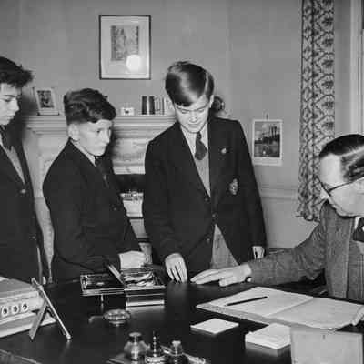 Collinson House, distributing pocket money