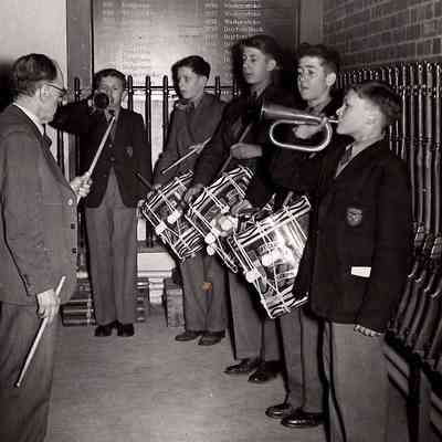 RQMS Crouch with band members