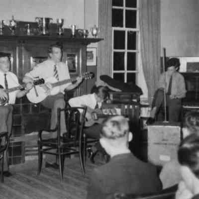 Skiffle performance, Ridgeway House