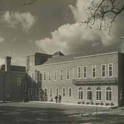 BB exterior with 5 boys