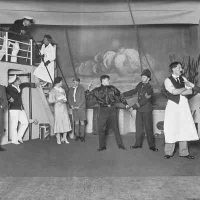 Patrick Troughton is the blackshirt being apprehended