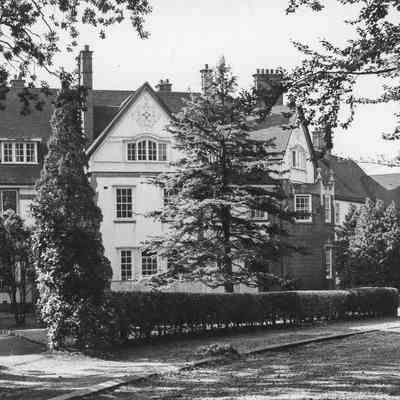 Ridgeway House exterior from road