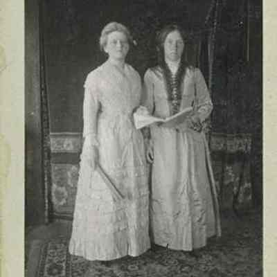 Women Posed in Studio