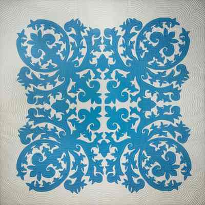 Hawaiian Quilt - Pumehana ke aloha o Mauna Kea (Mauna Kea Welcomes All Who Visit Her)