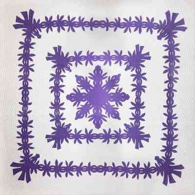 Hawaiian Quilt - Lei Mokihana o Kauai (Symbols of Aloha)