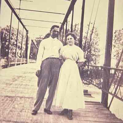 Boyd Park - Bridge - Couple