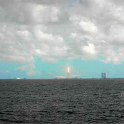 Space Shuttle Launch - Photo 2