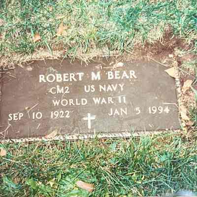 Robert Milner Bear Grave Marker (09/10/1922 - 01/05/1994)