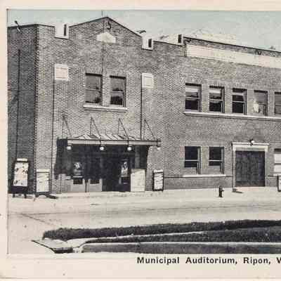 Postcard Municipal Auditorium West Fond du Lac Street. 1932