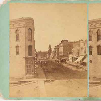 Stereograph of 200 block Watson looking south from Lockwood's Gallery