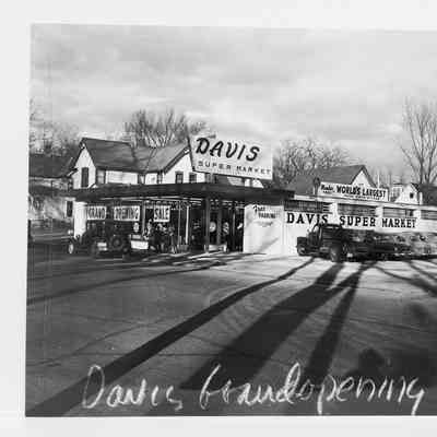 Davis Super Market Grand Opening. Dated 11/4/1952