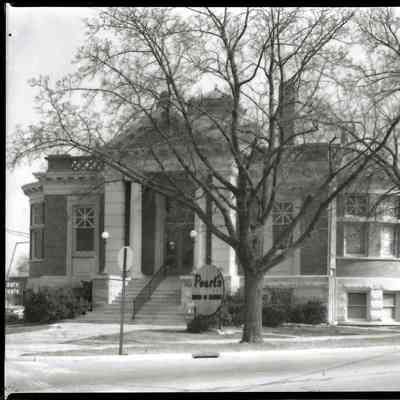Pearl's House of Fashion, 401 Watson. 1973-85