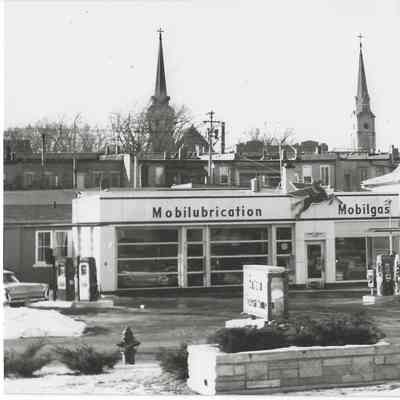 Mobilgas Service Station Blackburn & W. Fond du Lac c.1960s