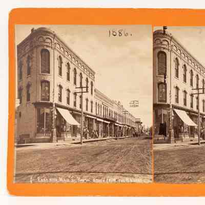 Stereograph of 200 block east Watson